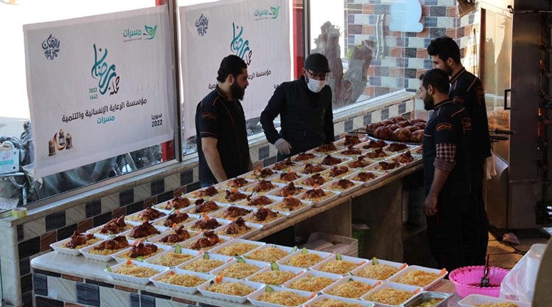 The Masarat Humanitarian Team prepares Iftar meals in the western countryside of Aleppo