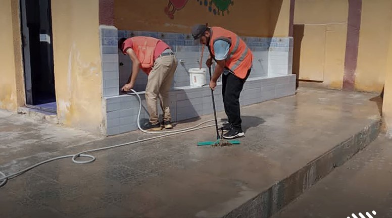 تنظيف المرافق الصحية في العديد من مدراس  مدينة الرقة و ريفها