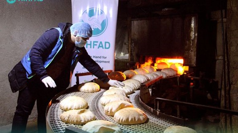 في ظل أزمة الخبز توزيع 3.000 ربطة يومياً على النازحين