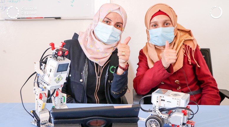 تدريب اليافعات في مركز إبداع امرأة في الشمال السوري