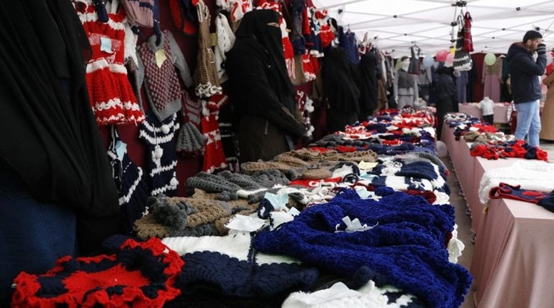 معرض يداكِ دفء الشتاء بمشاركة النساء في مدينة اعزاز