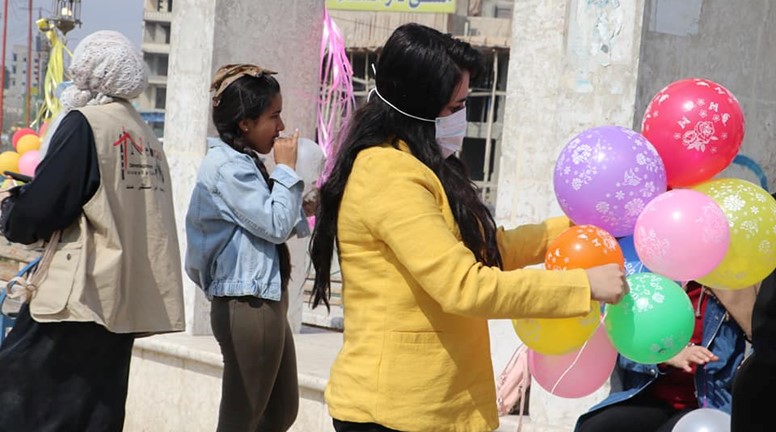 تزيين دوار النعيم وسط مدينة الرقة  بمناسبة يوم المرأة